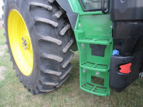 IMG_47292_-16-1-1.jpg 2021 John Deere 6145R