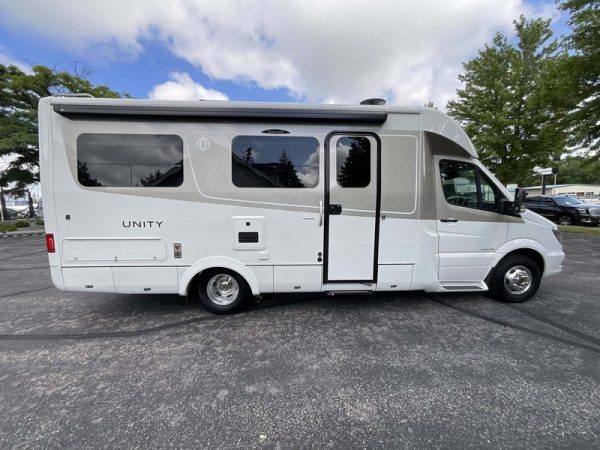 Image00001 2018 Leisure Travel Class C RV Unity U24FX