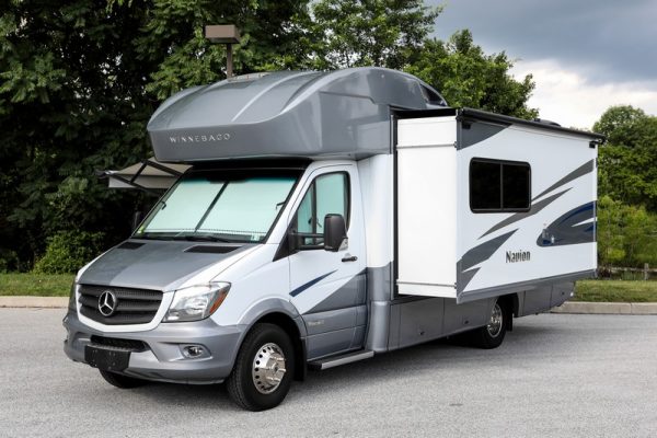 Image00001 2018 Winnebago Class C RV NAVION 24D