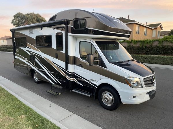 Image00001 2018 Winnebago Class C RV View 24J