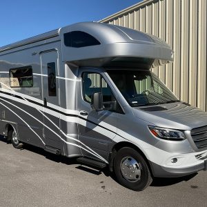 Image00001 2021 Winnebago Class C RV NAVION 24D