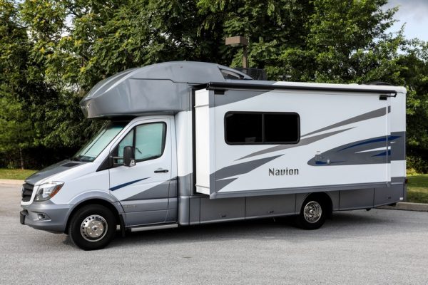 Image00002 2018 Winnebago Class C RV NAVION 24D