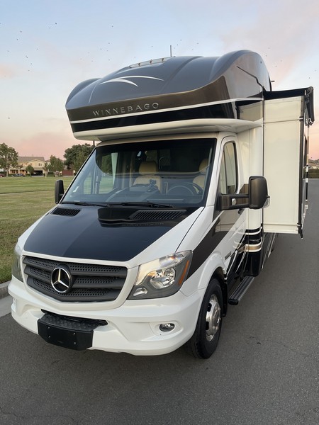 Image00002 2018 Winnebago Class C RV View 24J