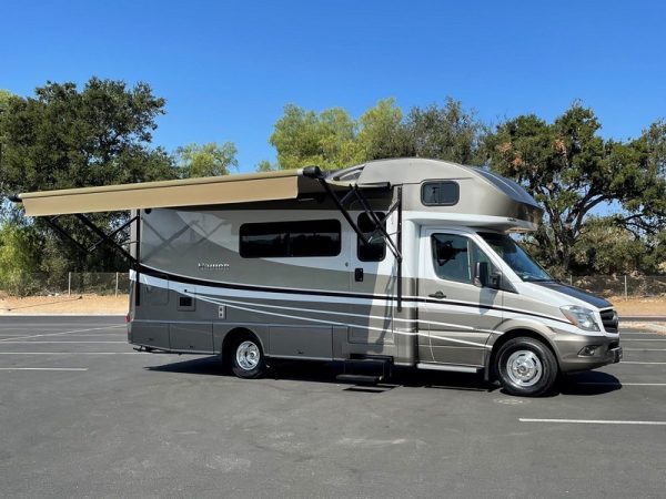 Image00002 2019 Winnebago Class C RV NAVION 24D