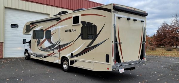 Image00003 2018 Thor Motor Coach Class C RV OUTLAW 29H