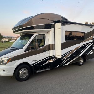 Image00003 2018 Winnebago Class C RV View 24J