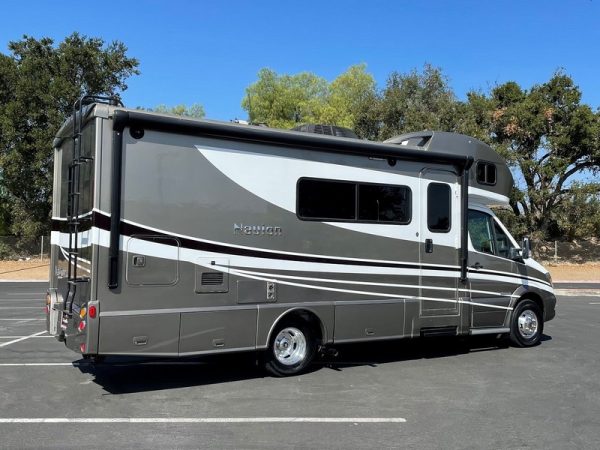 Image00003 2019 Winnebago Class C RV NAVION 24D