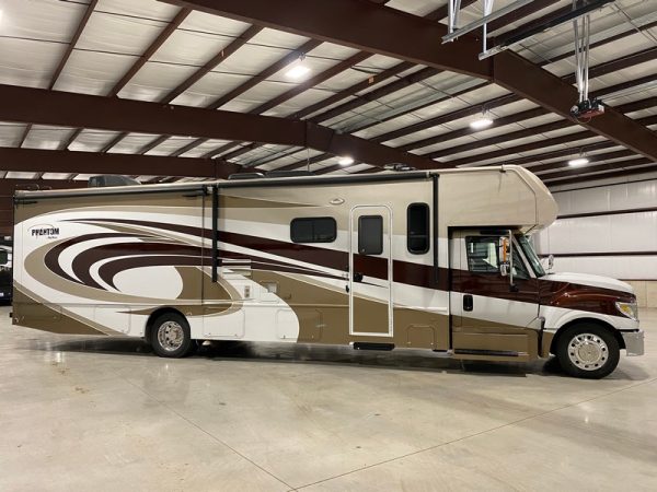 Image00004 2017 Nexus Phantom Class C RV 35SC