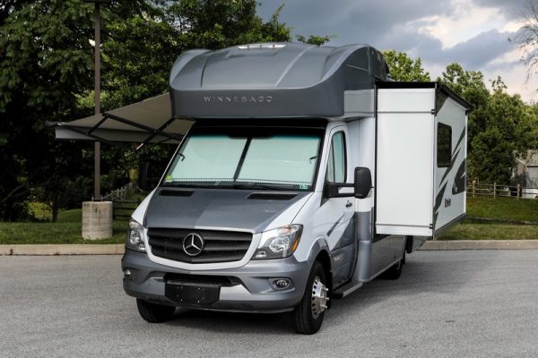 Image00004 2018 Winnebago Class C RV NAVION 24D