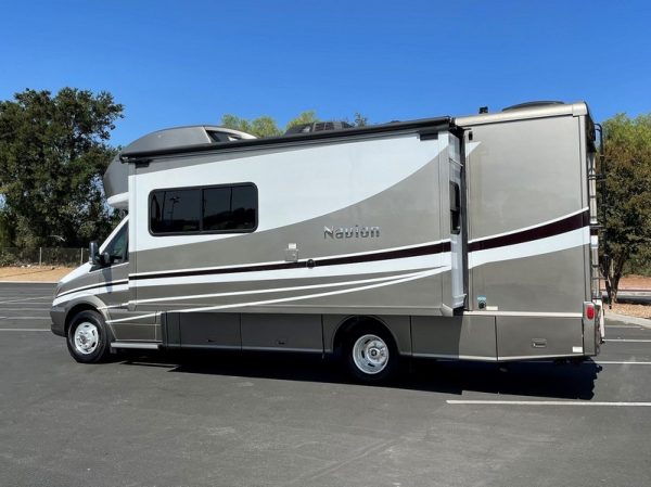 Image00004 2019 Winnebago Class C RV NAVION 24D