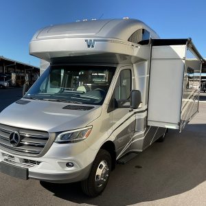 Image00004 2021 Winnebago Class C RV NAVION 24D