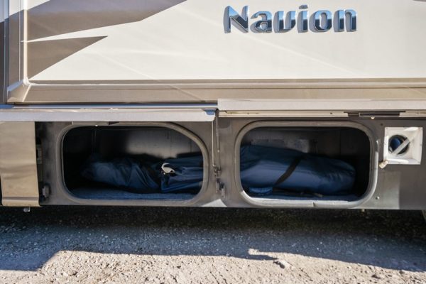 Image00005 2017 Winnebago Class C RV NAVION 24J
