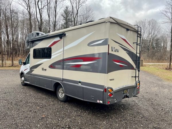 Image00005 2017 Winnebago Class C RV VIEW 24J