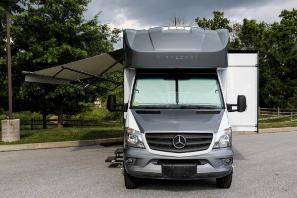 Image00005 2018 Winnebago Class C RV NAVION 24D