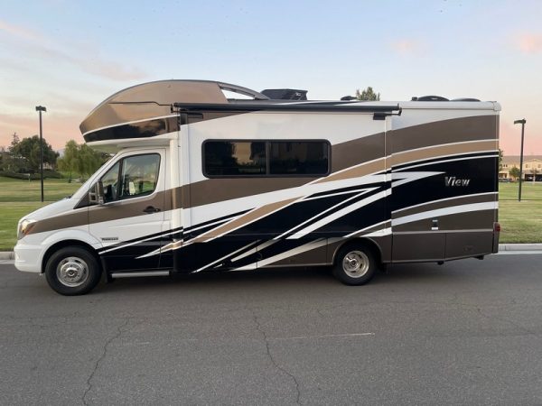 Image00005 2018 Winnebago Class C RV View 24J