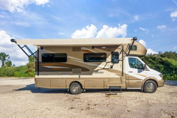 Image00006 2017 Winnebago Class C RV NAVION 24J