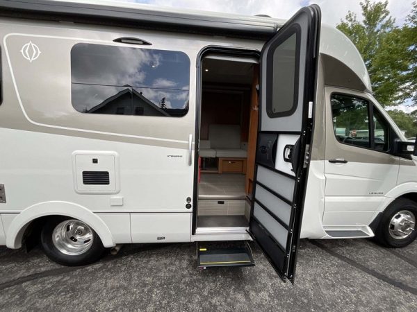 Image00006 2018 Leisure Travel Class C RV Unity U24FX