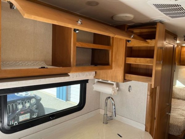 Image00006 2019 Thor Motor Coach Class C RV QUANTUM WS31