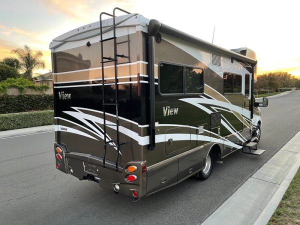 Image00008 2018 Winnebago Class C RV View 24J