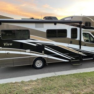 Image00009 2018 Winnebago Class C RV View 24J