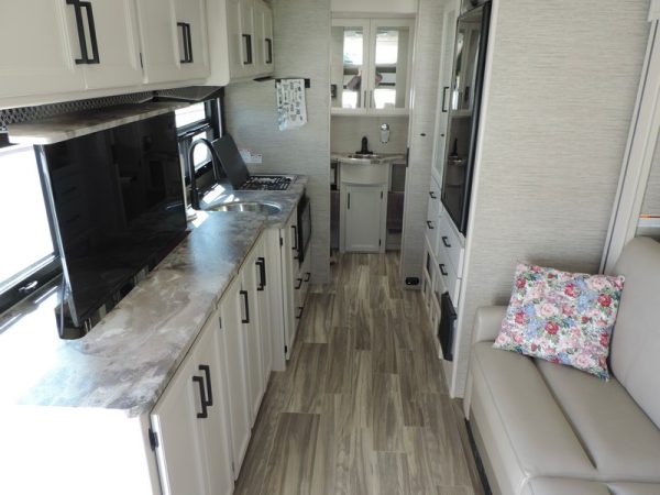 Image00009 2021 Thor Motor Coach Class C RV GEMINI 23TE