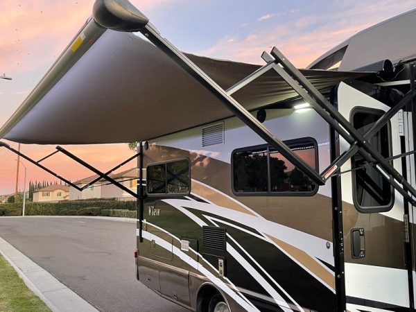 Image00010 2018 Winnebago Class C RV View 24J