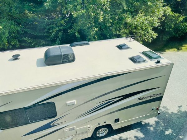 Image00010 2021 Winnebago Class C RV MINNIE WINNIE 25B