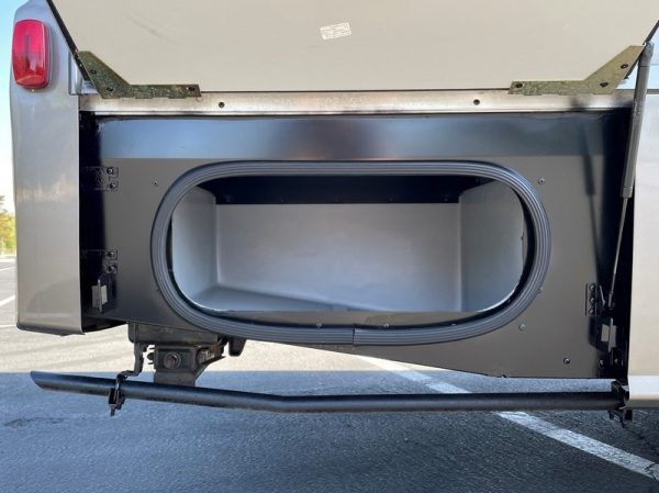 Image00011 2019 Winnebago Class C RV NAVION 24D