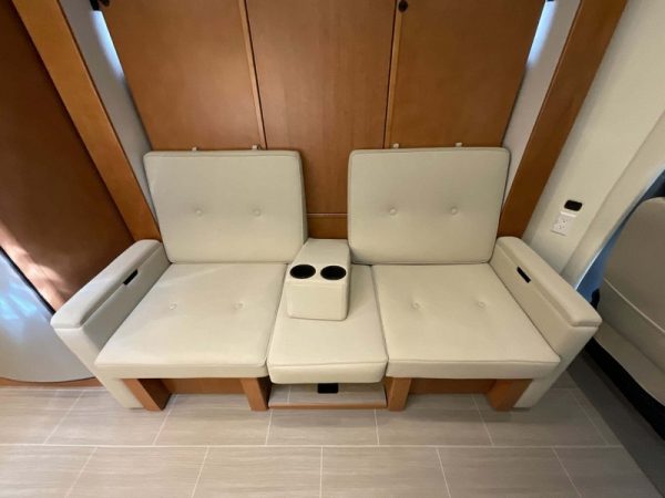 Image00012 2018 Leisure Travel Class C RV Unity U24FX