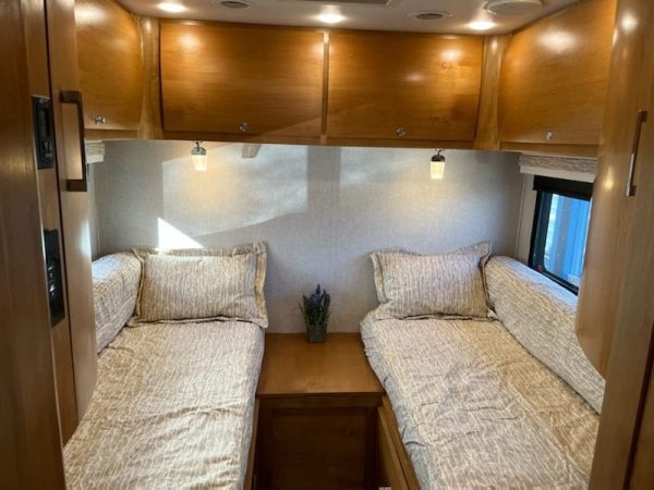 Image00012 2019 Thor Motor Coach Class C RV QUANTUM WS31