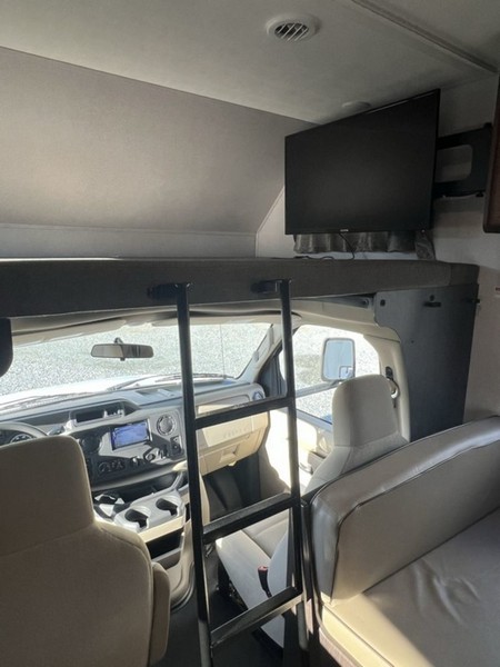 Image00012 2020 Forest River Class C RV Sunseeker LE 2550DSLE Ford Chassis