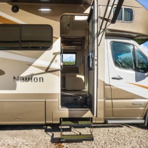 Image00013 2017 Winnebago Class C RV NAVION 24J