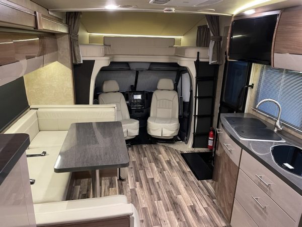 Image00014 2017 Winnebago Class C RV VIEW 24J