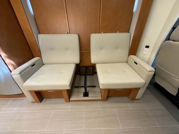 Image00014 2018 Leisure Travel Class C RV Unity U24FX