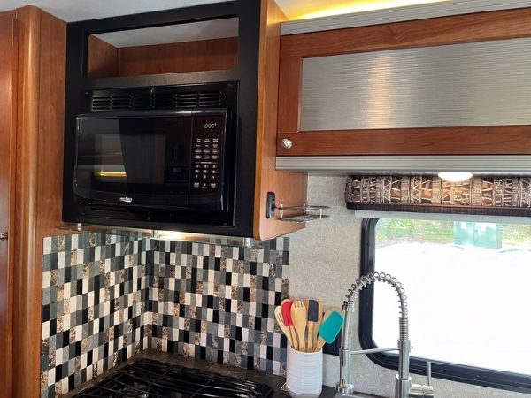Image00014 2019 Tiffin Motorhomes Class C RV Wayfarer 24TW