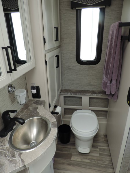 Image00014 2021 Thor Motor Coach Class C RV GEMINI 23TE