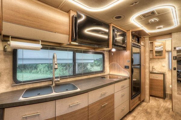 Image00016 2018 Winnebago Class C RV NAVION 24D