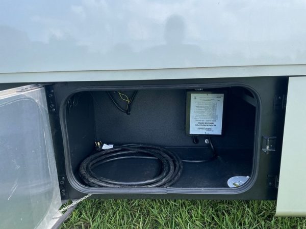 Image00016 2020 Tiffin Motorhomes Class C RV WAYFARER 25RW