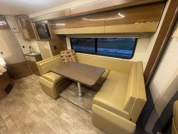 Image00017 2018 Winnebago Class C RV View 24J
