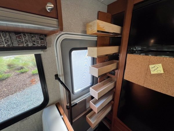 Image00017 2019 Tiffin Motorhomes Class C RV Wayfarer 24TW