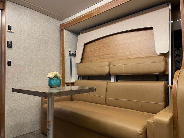 Image00017 2019 Winnebago Class C RV NAVION 24D