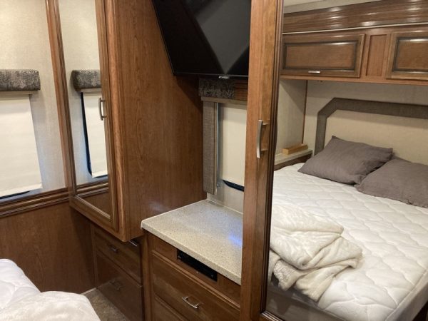Image00018 2017 Holiday Rambler Class C RV Vesta 31U
