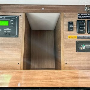 Image00018 2017 Winnebago Class C RV NAVION 24J