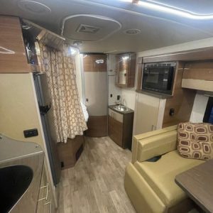 Image00018 2018 Winnebago Class C RV View 24J