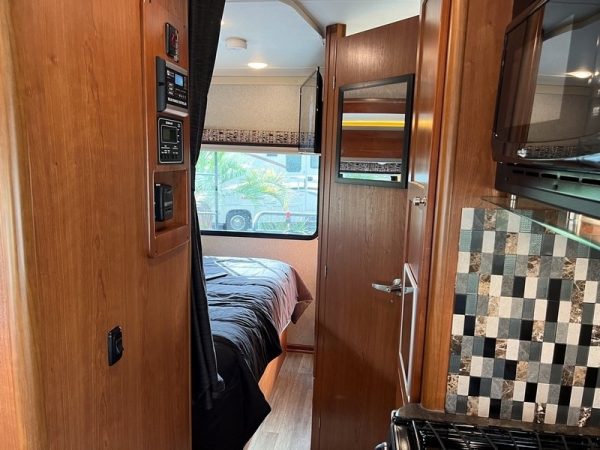 Image00018 2019 Tiffin Motorhomes Class C RV Wayfarer 24TW