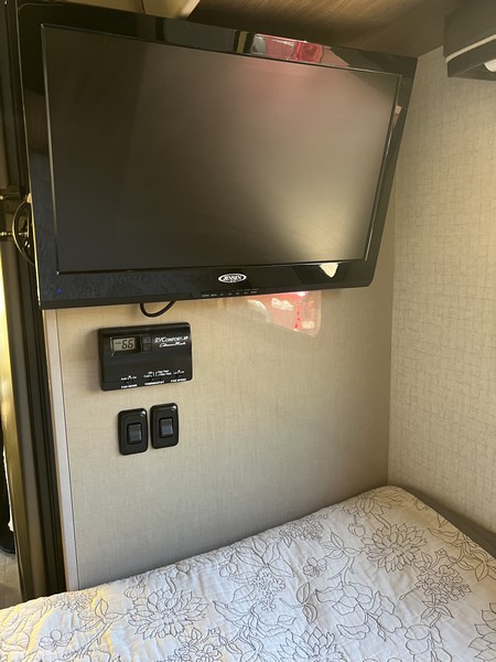 Image00019 2015 Itasca Class C RV NAVION 24J