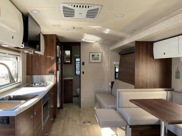 Image00019 2021 Winnebago Class C RV NAVION 24D
