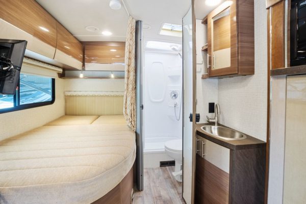 Image00020 2017 Winnebago Class C RV NAVION 24J