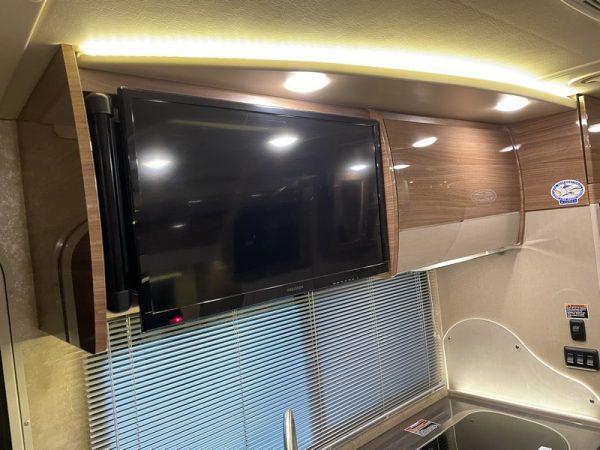 Image00020 2017 Winnebago Class C RV VIEW 24J