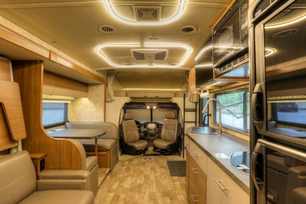 Image00020 2018 Winnebago Class C RV NAVION 24D